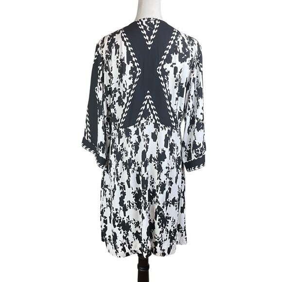 Cabi X-Factor Faux Wrap Black White Pattern 3/4 Sleeve Mini Dress Pockets - Picture 2 of 13